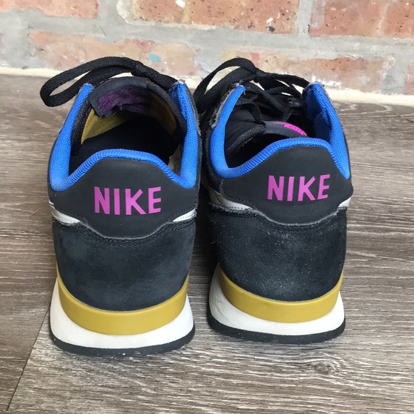 Nike - Picture 3 of 16